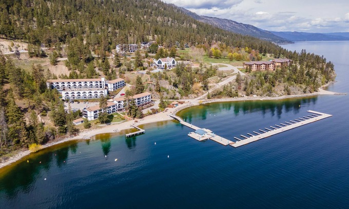Central Okanagan Condo | Beautiful Condo at Lake Okanagan Resort - 2 min walk to beach!