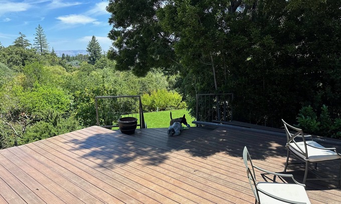 Los Altos Hills Cottage | Beautiful Cottage in the Heart Of Silicon Valley with Amazing Views!