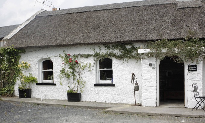 North Tipperary Cottage | Beautiful Cottage Full of Art & Atmosphere
