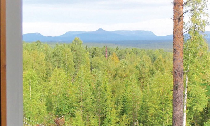 Alvdalen Municipality House | Beautiful cottage in a quiet location with miles of views over the mountains.