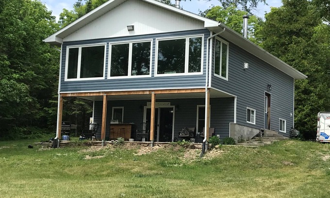 Manitoulin District Cottage | Beautiful cottage located on Mudge Bay, Kagawong, Manitoulin Island Ontario.