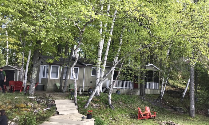 Frontenac Cottage | BEAUTIFUL COTTAGE ON BUCK LAKE - BACK ON THE MARKET FOR THE FIRST TIME IN 2 YRS