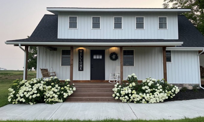 Shaftsburg Cottage | Beautiful Country Cottage: fire pit, near MSU, Antiques, Winery & trails