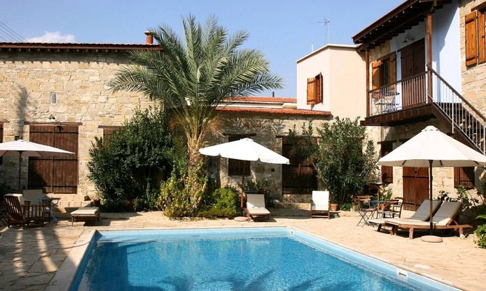 Choirokoitia Apartment | Beautiful Country House Apartment with A/C, WiFi & Pool in the Historical Village of Choirokoitia