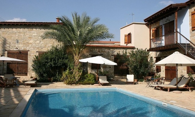 Choirokoitia Apartment | Beautiful Country House Apartment with A/C, WiFi & Pool in the Historical Village of Choirokoitia