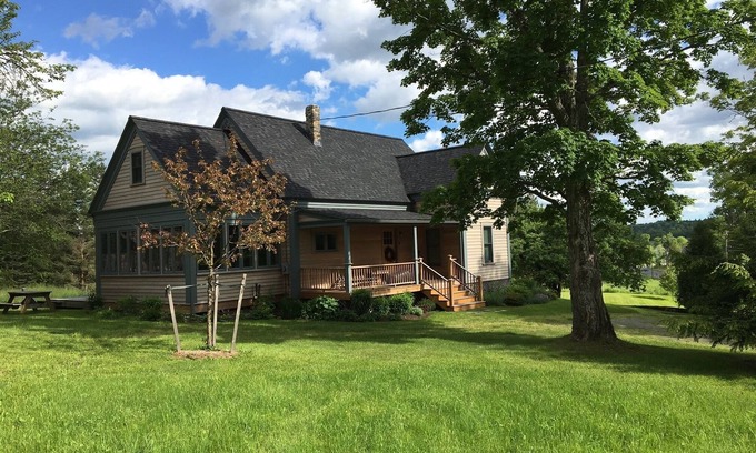 Greensboro House | Beautiful Country Home close to the village and public beach
