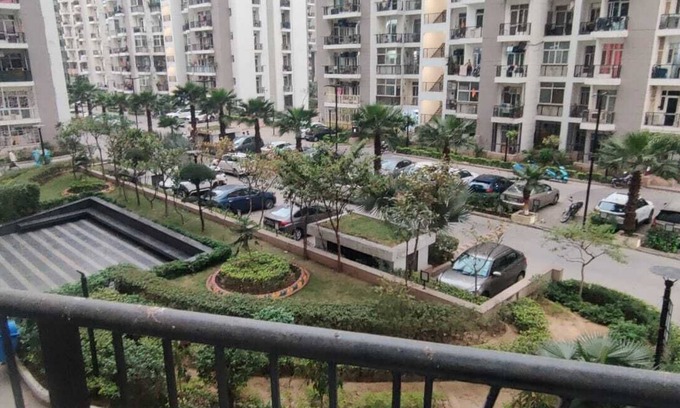 Noida House | Beautiful Cozy 3-bedroom apartment with AC in Noida