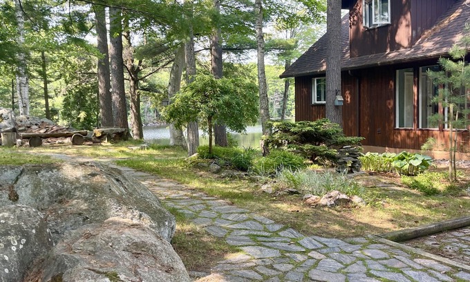Muskoka Lakes Cottage | Beautiful family cottage on private lake in the heart of Muskoka