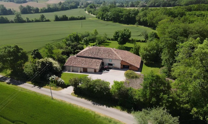 Montiron House | Beautiful family home in a quiet location, quality fittings and tasteful decoration.