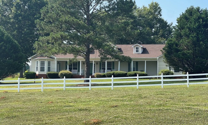 Skipperville House | Beautiful family-sized retreat near Troy University. Large Porch & Cozy Patio!