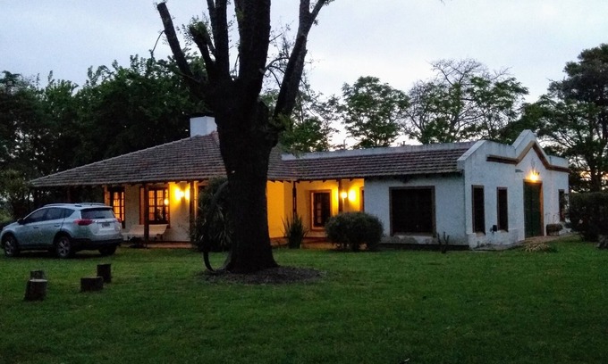 Chascomus Ski Chalet | Beautiful Farm Boutique Homestay Chacra La CH - 200 m2 1 hectare park pool wifi