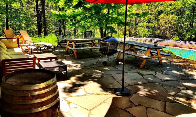 Middletown House | Beautiful Farm House, 30 acres private estate with pool