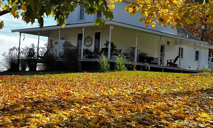 Watkins Glen House | Beautiful Fingerlakes Farm Home minutes to WGI, located on Vintage road course.