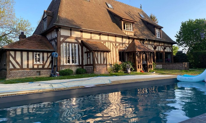 Manneville-sur-Risle House | BEAUTIFUL NORMAN HOUSE OF 12 ROOMS IN A CASE OF GREENERY