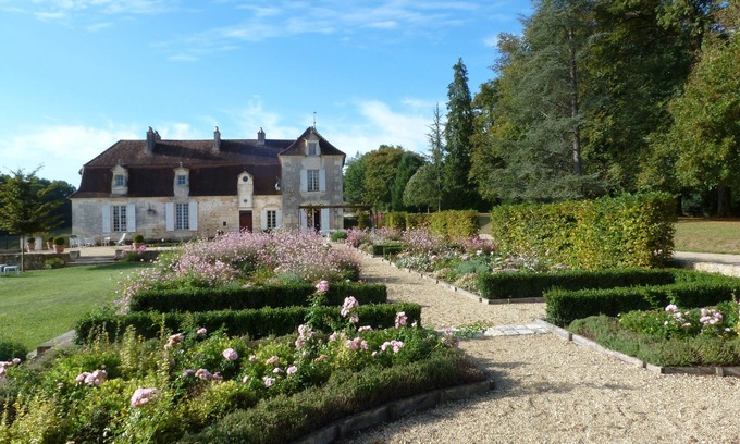 Montagnac-la-Crempse House | beautiful seventeenth chartreuse, all comfort, fenced pool, near Bergerac