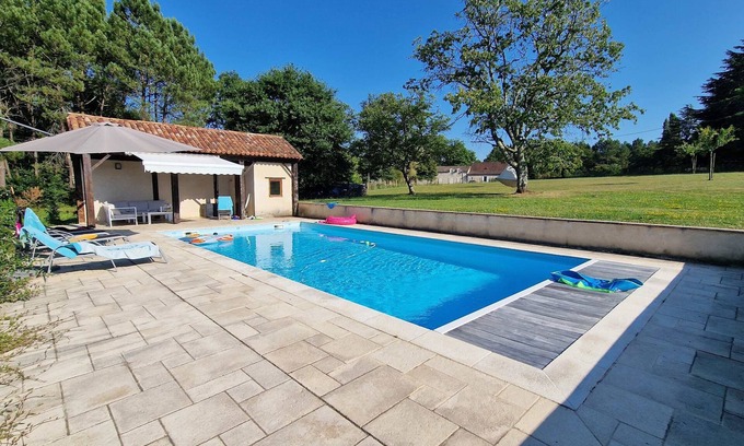 Saint-Meard-de-Gurcon House | Beautiful country house for 10 with swimming pool