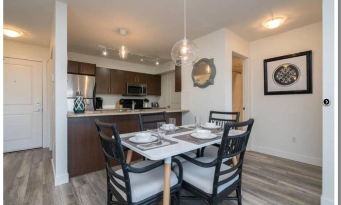 Chilliwack Proper Village West Condo | Beautiful furnished 2 bedroom condo with views! (Chilliwack) Long-Term Rental.