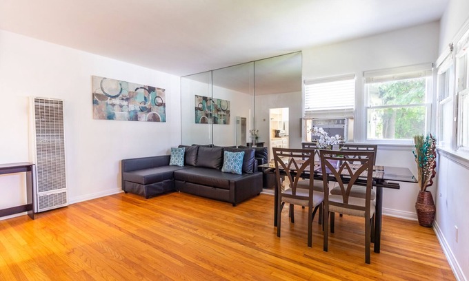 Valley Village Apartment | Beautiful garden apt close to Universal Studios