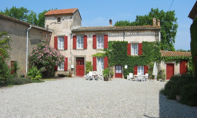 Douzens House | Beautiful gite with pool in ancient wine domaine