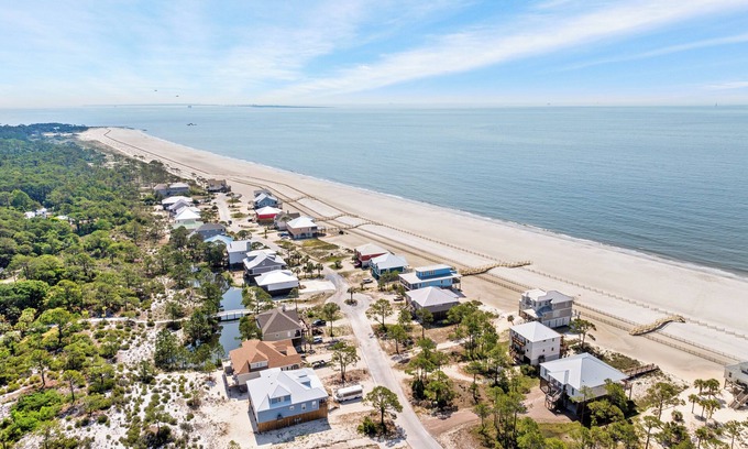 Audubon Place House | Beautiful Gulf Front home in Gated Community - 5 Bedrooms - Pet Friendly