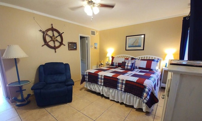 Mount Dora Cottage | Beautiful Historic Cottage, Nantucket