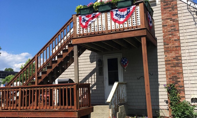Bristol Apartment | Beautiful Historic Town, Home of the oldest 4th of July Parade in United State.