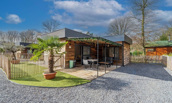 Zutendaal House | Beautiful holiday home in the middle of the woods