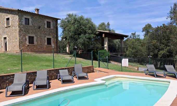 Porqueres Villa | Beautiful Holiday Villa with Pool near Banyoles & Girona. 9 Bedrooms.