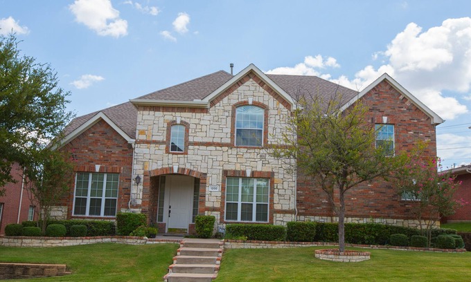 Valley Ranch House | Beautiful Home Away From Home In Dallas Texas, minutes away from airports.n