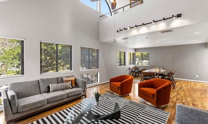 Southampton House | Beautiful Home by Rice, Med Ctr, Museums