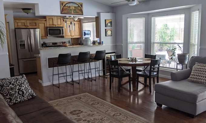 Mesa House | Beautiful Home - Hot Tub & Quiet Area Near Scottsdale & Phoenix