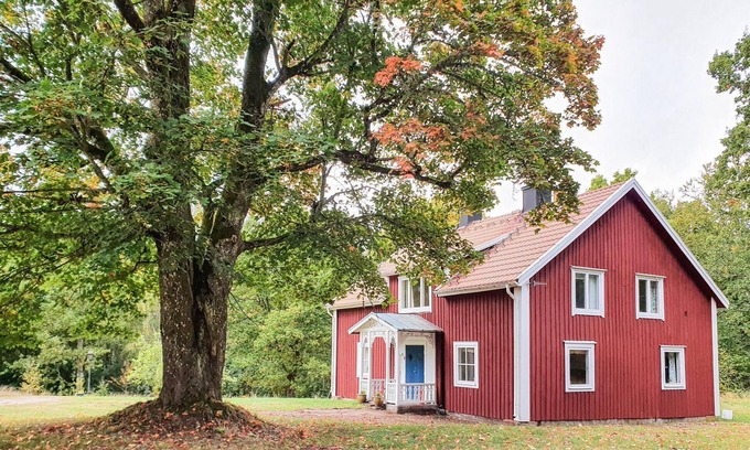 Almhult House | Beautiful home in älmhult with kitchen