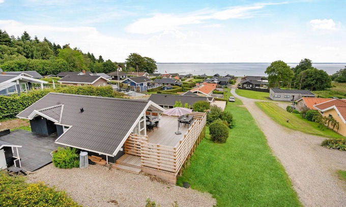 Bjert House | Beautiful home in Bjert with WiFi