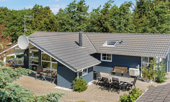 Blavand House | Beautiful home in Blåvand with sauna