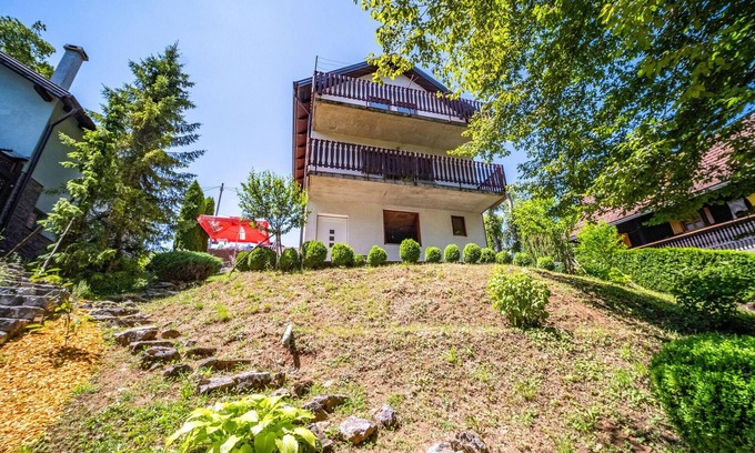 Generalski Stol House | Beautiful home in Duga Resa with WiFi