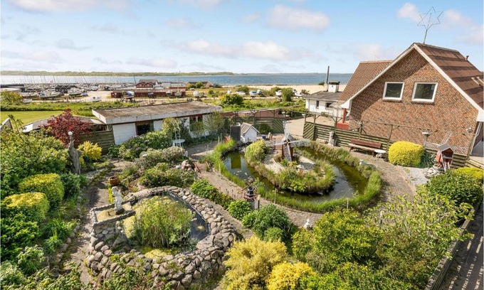 Hvalpsund House | Beautiful Home In Farsø With House A Panoramic View