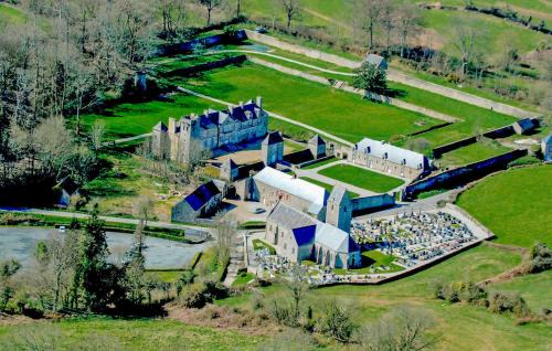 Gonneville-le-Theil House | Beautiful Home In Gonneville-Le-Theil