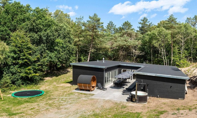 Helberskov Strand House | Beautiful home in Hadsund with sauna