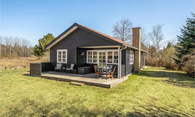 Hou House | Beautiful Home In Hals With Wifi