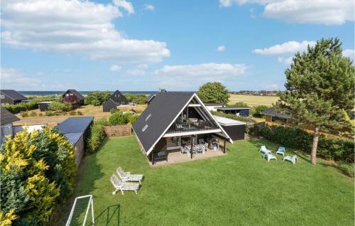 Tørresø House | Beautiful Home In Otterup With Kitchen