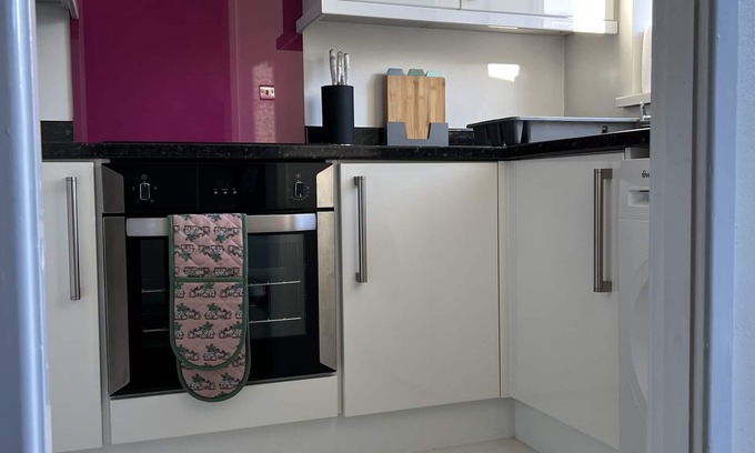 Wigan House | Beautiful home in peaceful neighbourhood with great amenities around