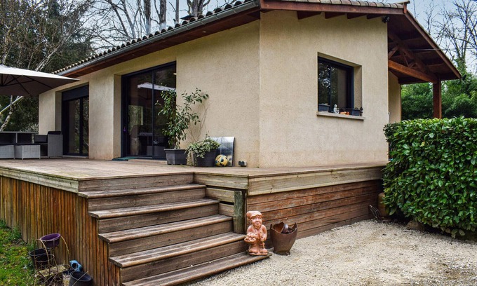 Pradines House | Beautiful home in Pradines with kitchen