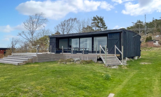 Stravalla House | Beautiful home in Stråvalla with WiFi