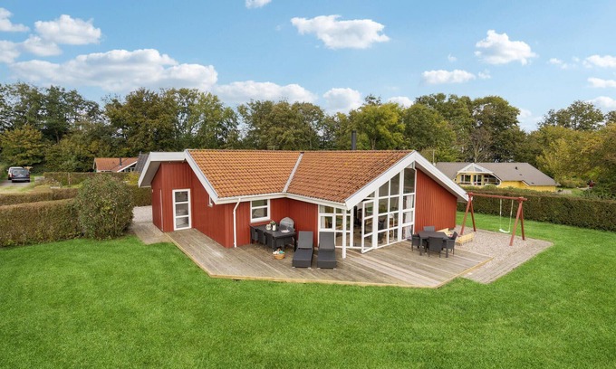 Mommark Strand House | Beautiful home in Sydals with sauna