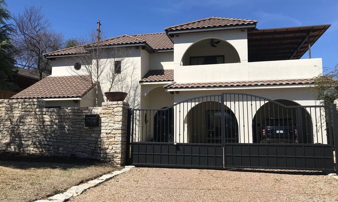 Fort Worth House | Beautiful Home In The Heart Of Fort Worth & TCU Campus, True 5 * Experience!