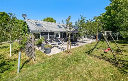 Holloselund House | Beautiful Home In Tisvildeleje