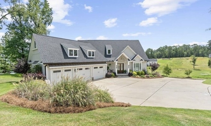 Milledgeville House | Beautiful home in peaceful cove on Lake Sinclair.