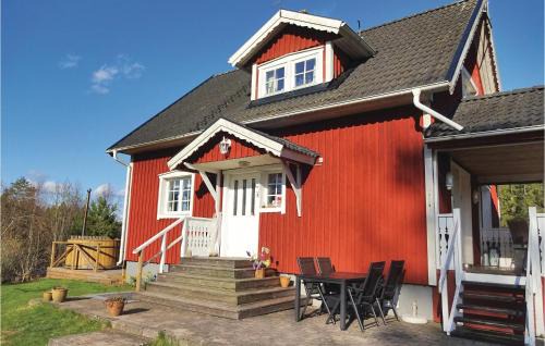 Vilshult House | Beautiful Home In Vilshult With Kitchen