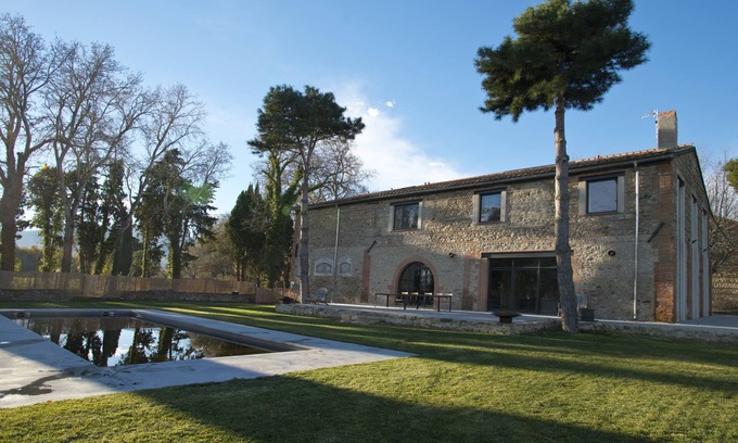 Palau-del-Vidre House | Beautiful house between vineyards and orchards
