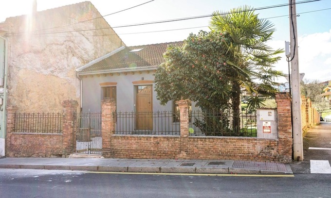 Las Campas y San Claudio House | Beautiful house in Oviedo by beBalmy
